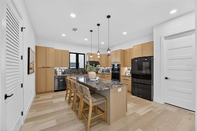 2335 OAK TERRACE, Sarasota, FL 34231