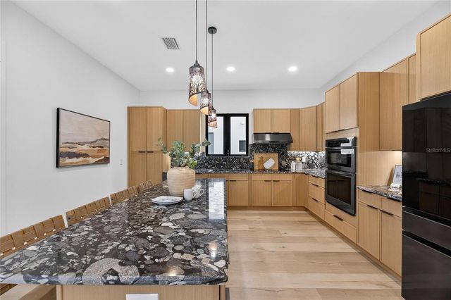 2335 OAK TERRACE, Sarasota, FL 34231