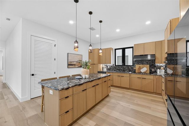 2335 OAK TERRACE, Sarasota, FL 34231