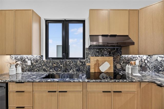 2335 OAK TERRACE, Sarasota, FL 34231