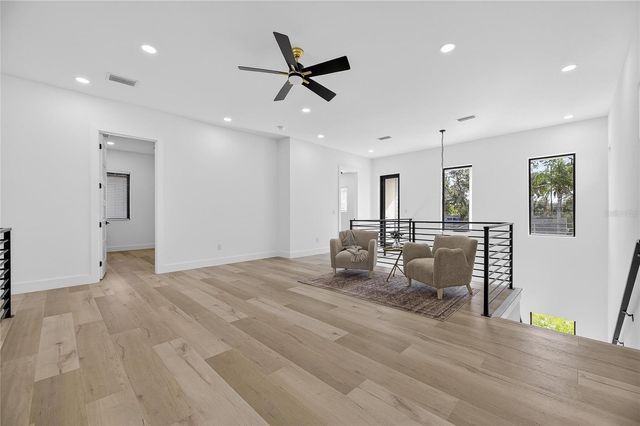 2335 OAK TERRACE, Sarasota, FL 34231