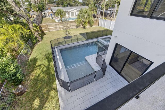 2335 OAK TERRACE, Sarasota, FL 34231