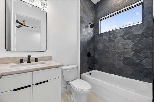 2335 OAK TERRACE, Sarasota, FL 34231