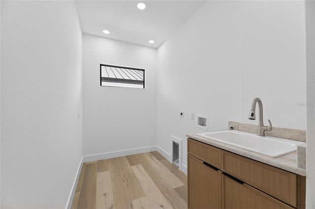 2335 OAK TERRACE, Sarasota, FL 34231