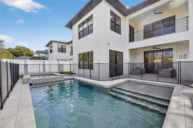 2335 OAK TERRACE, Sarasota, FL 34231