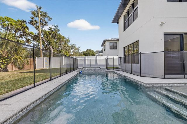 2335 OAK TERRACE, Sarasota, FL 34231