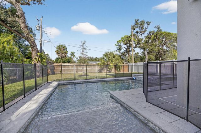 2335 OAK TERRACE, Sarasota, FL 34231