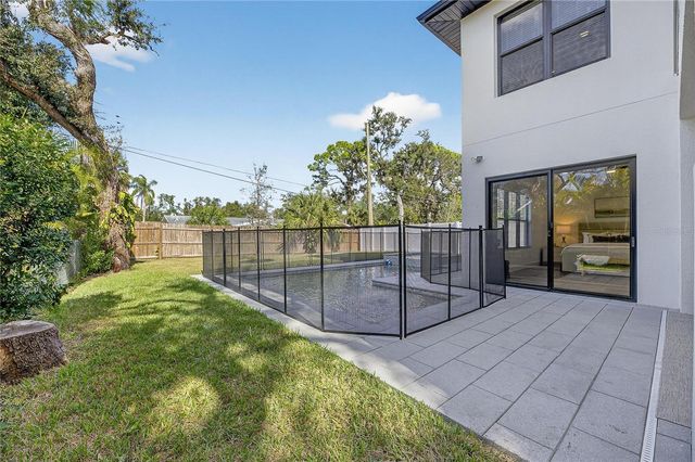 2335 OAK TERRACE, Sarasota, FL 34231