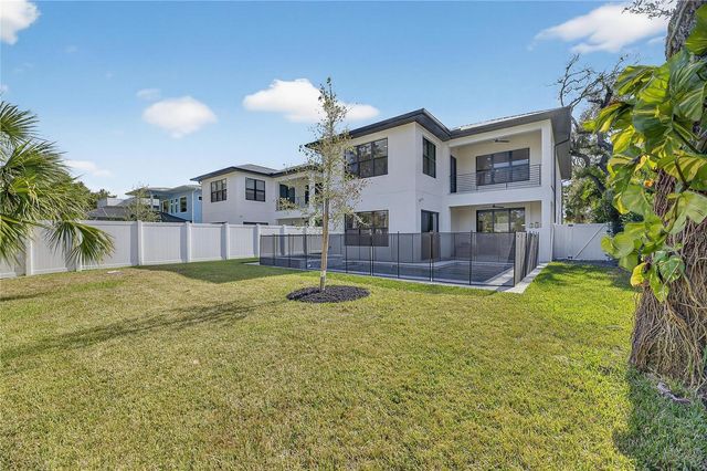 2335 OAK TERRACE, Sarasota, FL 34231