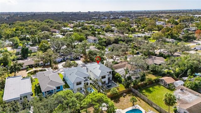 2335 OAK TERRACE, Sarasota, FL 34231