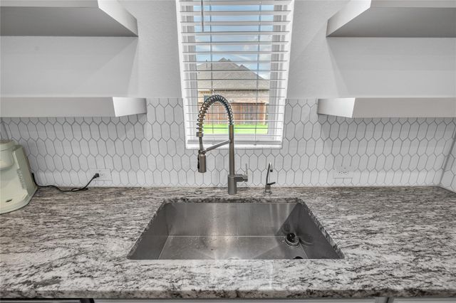 6038 Leeward Island Drive, Conroe, TX 77304
