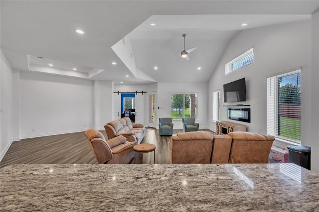 6038 Leeward Island Drive, Conroe, TX 77304