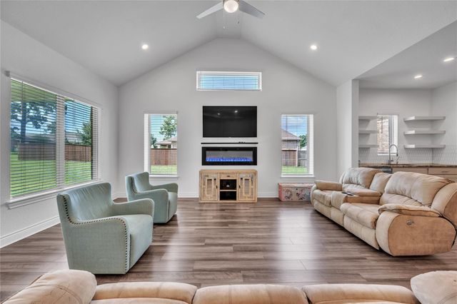 6038 Leeward Island Drive, Conroe, TX 77304