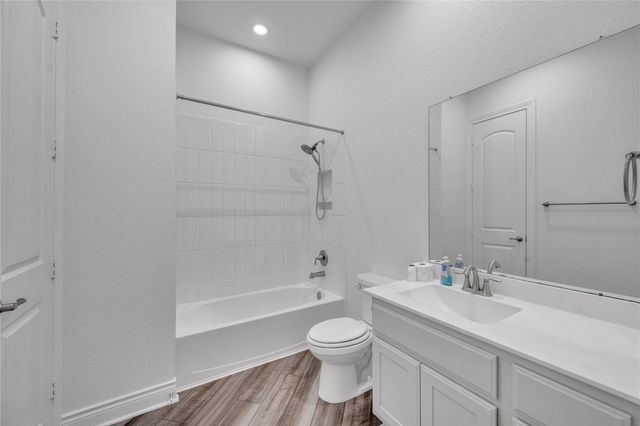 6038 Leeward Island Drive, Conroe, TX 77304