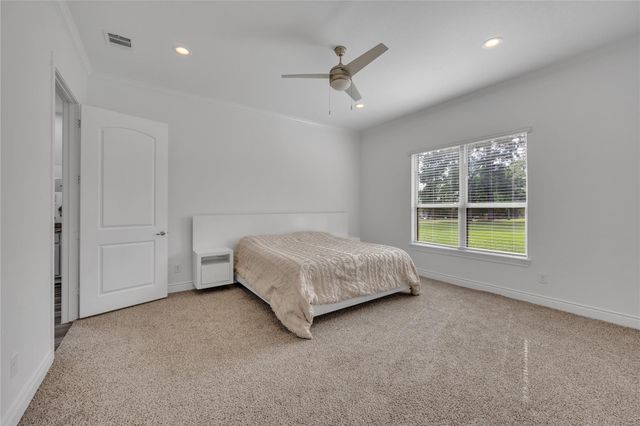 6038 Leeward Island Drive, Conroe, TX 77304