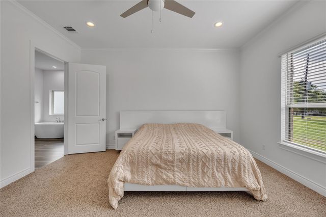 6038 Leeward Island Drive, Conroe, TX 77304