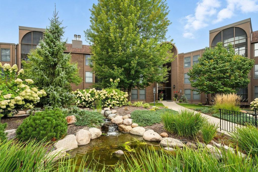 9700 Portland Avenue S 332, Bloomington, MN 55420