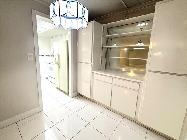 4718 CHRISTA COURT 317, Tampa, FL 33614