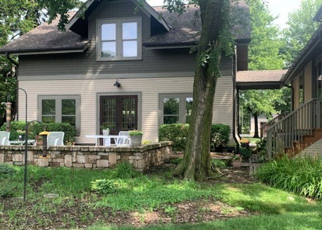 1516 S Batavia Avenue, Geneva, IL 60134