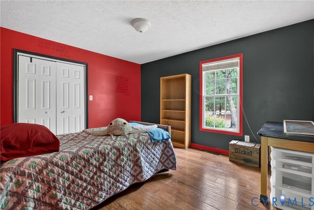 17200 Jolly Rd, Disputanta, VA 23842