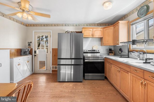 82 CHARLES BOSSERT DR, Bordentown, NJ 08505