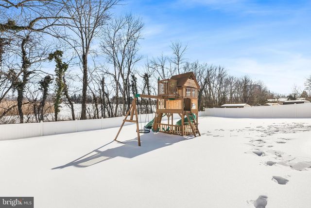 82 CHARLES BOSSERT DR, Bordentown, NJ 08505