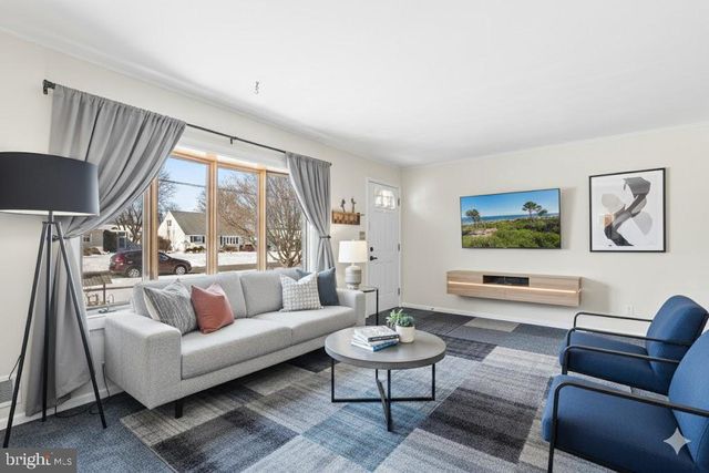 82 CHARLES BOSSERT DR, Bordentown, NJ 08505