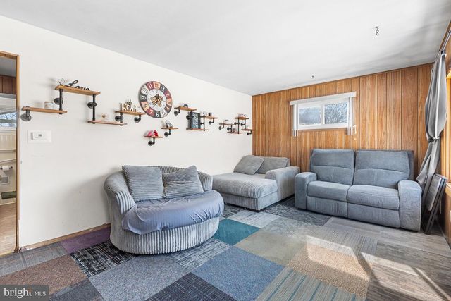 82 CHARLES BOSSERT DR, Bordentown, NJ 08505