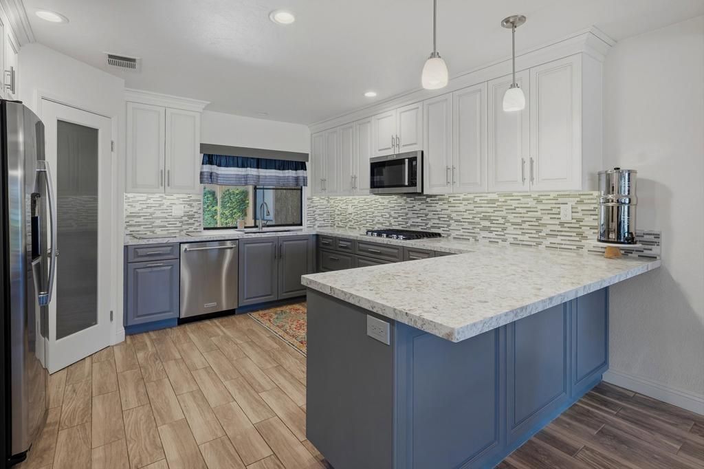 Image 3 of property listing at 31 Camisa Lane, Palm Desert, CA 92260