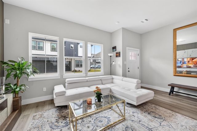 6702 Metro Blvd 2, Houston, TX 77083