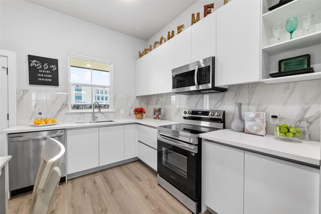 6702 Metro Blvd 2, Houston, TX 77083