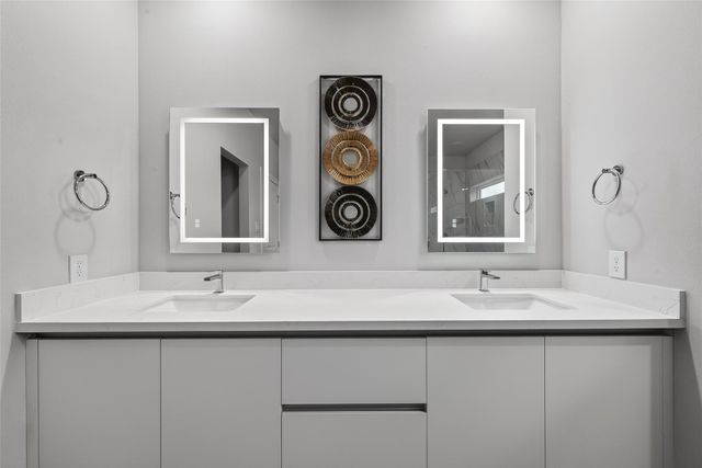 6702 Metro Blvd 2, Houston, TX 77083