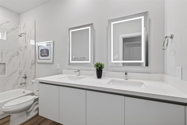 6702 Metro Blvd 2, Houston, TX 77083