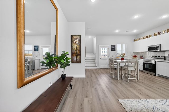 6702 Metro Blvd 2, Houston, TX 77083