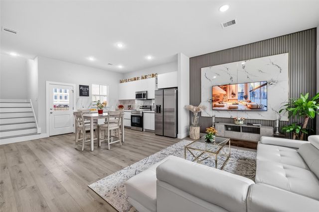 6702 Metro Blvd 2, Houston, TX 77083