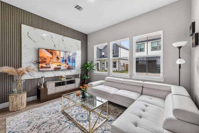 6702 Metro Blvd 2, Houston, TX 77083