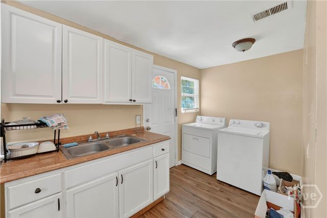 901 W 52nd Street, Savannah, GA 31405