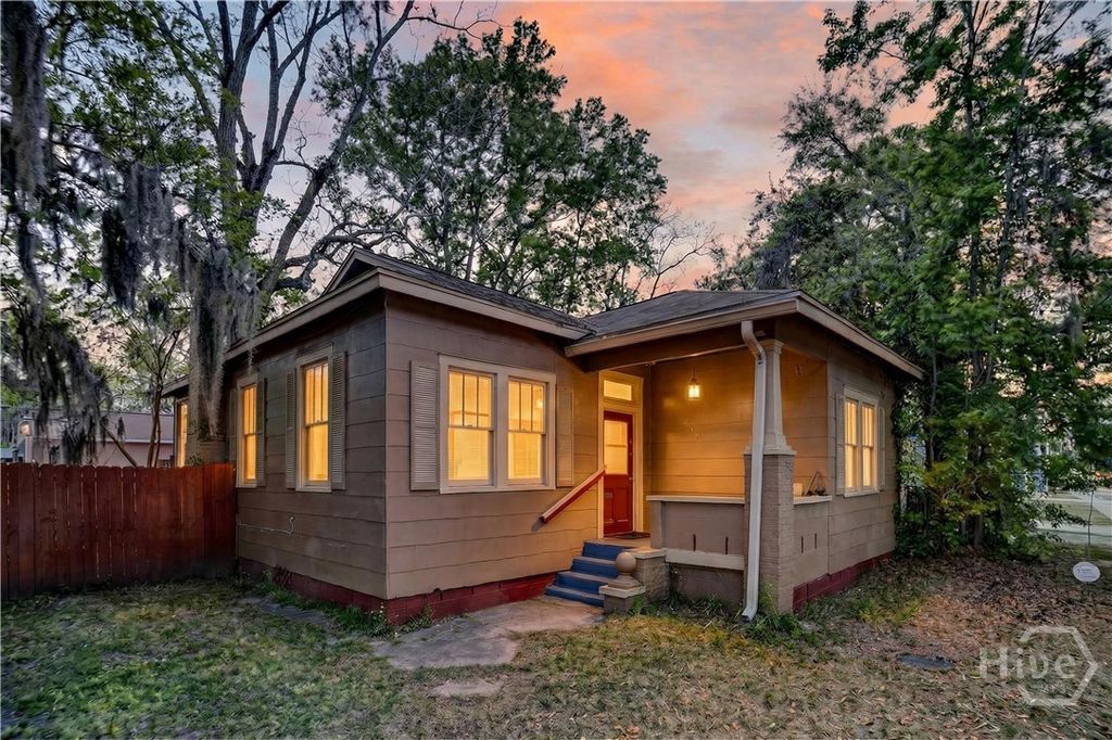 901 W 52nd Street, Savannah, GA 31405