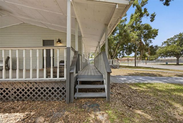 5203 N MENDENHALL DRIVE, Tampa, FL 33603