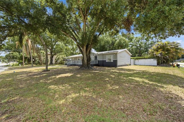 5203 N MENDENHALL DRIVE, Tampa, FL 33603