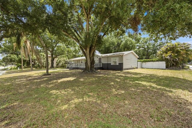 5203 N MENDENHALL DRIVE, Tampa, FL 33603