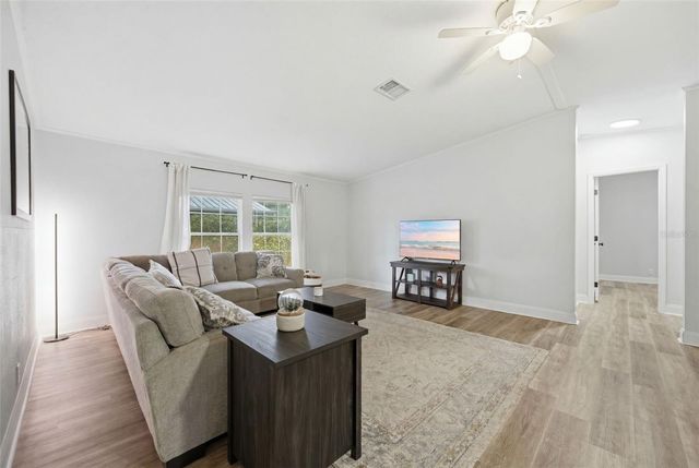 5203 N MENDENHALL DRIVE, Tampa, FL 33603