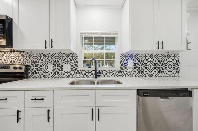 5203 N MENDENHALL DRIVE, Tampa, FL 33603