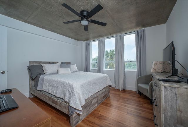 715 S Upper Broadway St, Corpus Christi, TX 78401