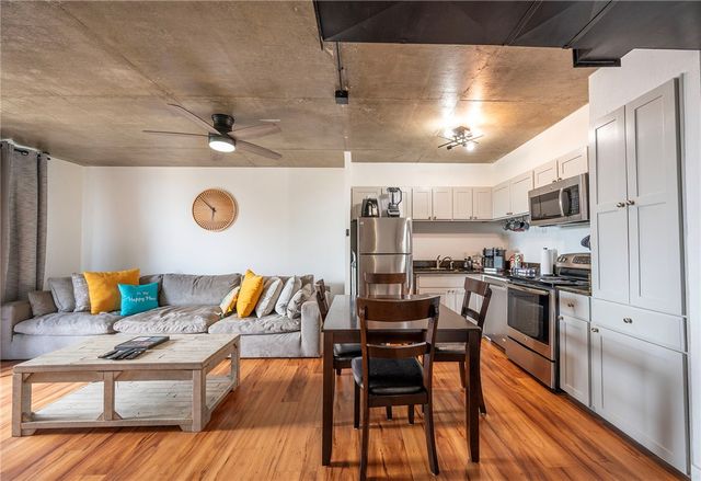 715 S Upper Broadway St, Corpus Christi, TX 78401