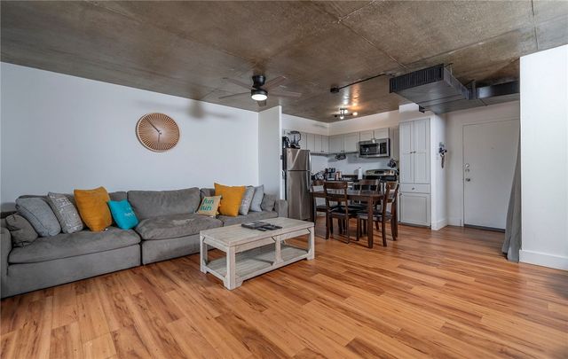 715 S Upper Broadway St, Corpus Christi, TX 78401