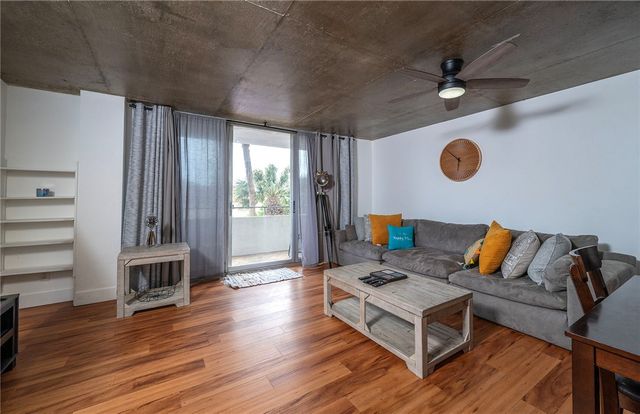 715 S Upper Broadway St, Corpus Christi, TX 78401