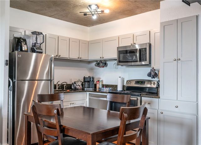 715 S Upper Broadway St, Corpus Christi, TX 78401