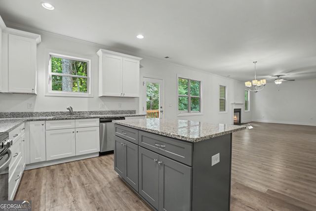 516 Brooks Village Drive, Pendergrass, GA 30567