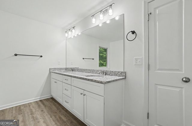 516 Brooks Village Drive, Pendergrass, GA 30567